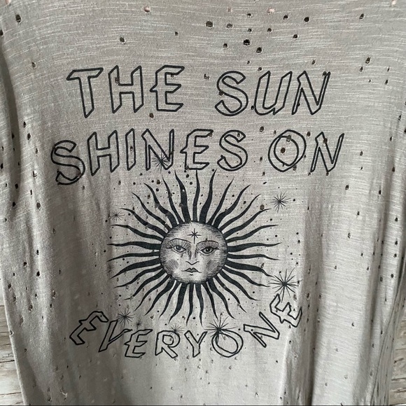 Distressed Sun Graphic Tee | Dirtee Laundry | Med - Picture 6 of 7